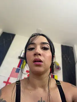 EmmyEvans1's Live XXX Chat