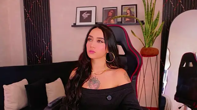 دردشة EmmyEvans1 الجنسية المباشرة