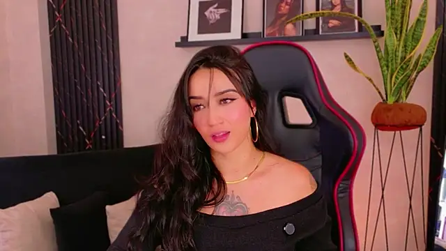 צ'אט XXX בשידור חי של EmmyEvans1