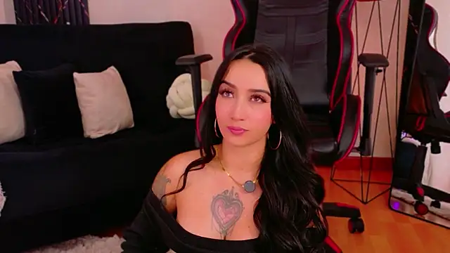 Chat XXX en directo de EmmyEvans1