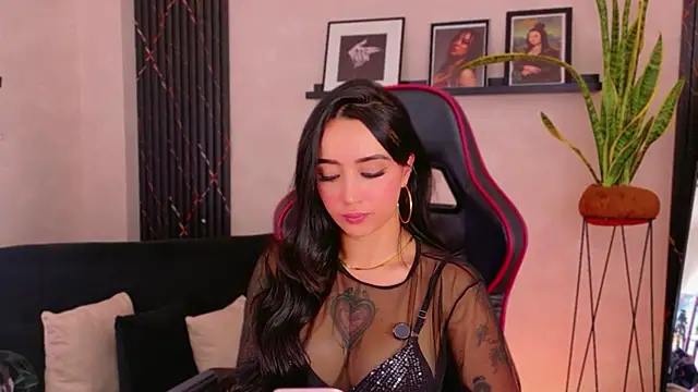 EmmyEvans1 Live XXX-Chat