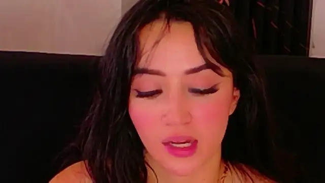EmmyEvans1's Live XXX Chat