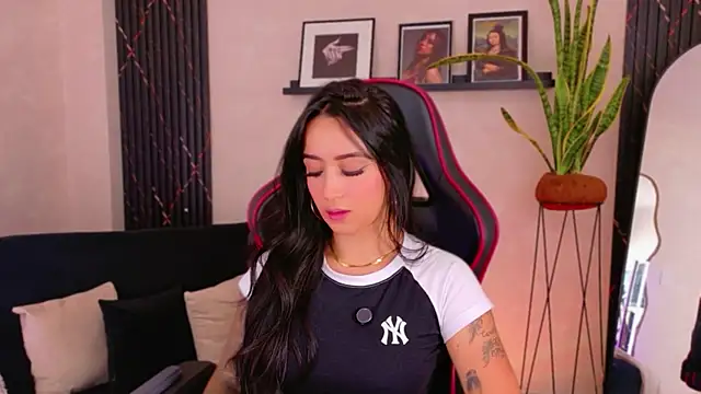 EmmyEvans1 Live XXX Chat