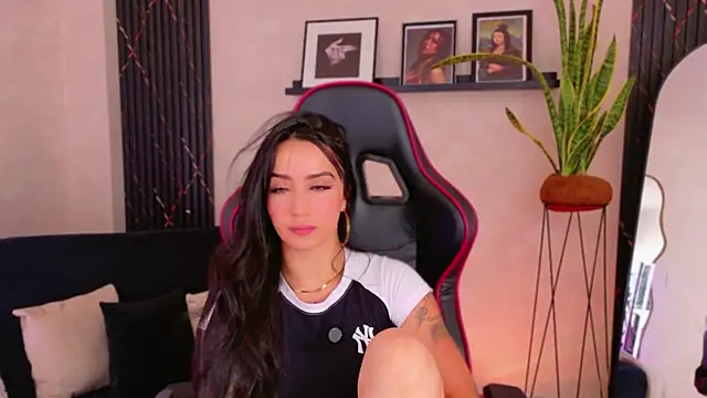 Онлайн чат XXX EmmyEvans1