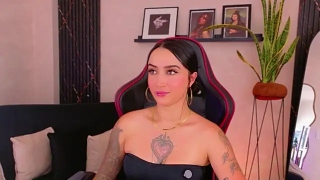 Živý XXX chat EmmyEvans1
