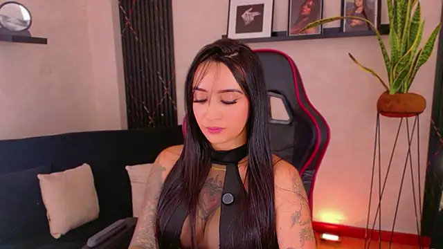 EmmyEvans1 Chat XXX in diretta