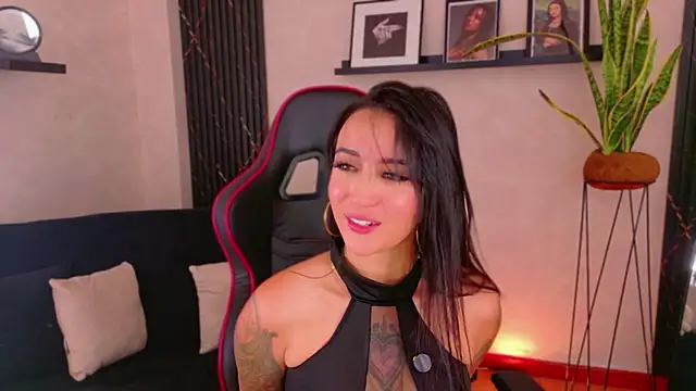 EmmyEvans1's Live XXX Chat