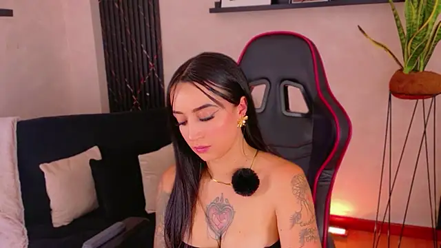 Chat +18 de EmmyEvans1 ao vivo