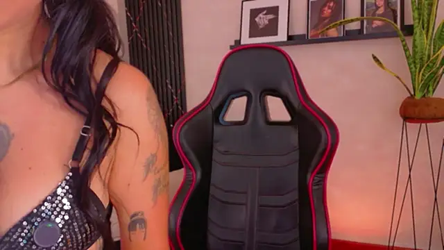 Živý XXX chat EmmyEvans1