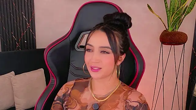 EmmyEvans1's Live XXX Chat