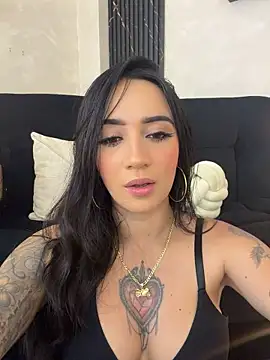 EmmyEvans1's Live XXX Chat
