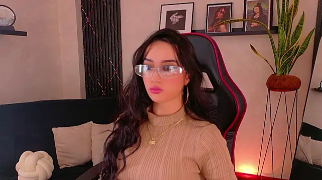 دردشة EmmyEvans1 الجنسية المباشرة