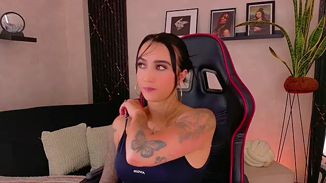 EmmyEvans1n Live XXX chat