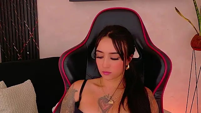 EmmyEvans1 Chat XXX in diretta
