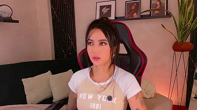 EmmyEvans1 라이브 XXX 채팅