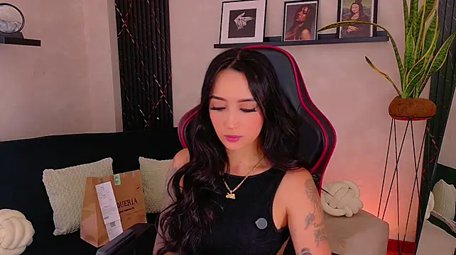 EmmyEvans1 Chat XXX in diretta
