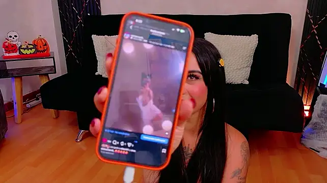 EmmyEvans1 Live XXX-chat