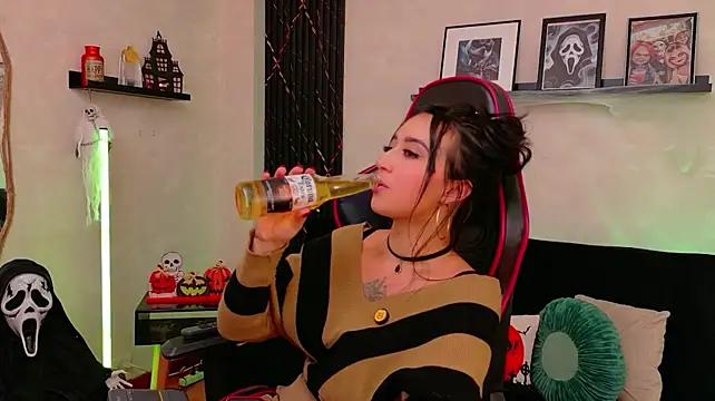Chat XXX en directo de EmmyEvans1