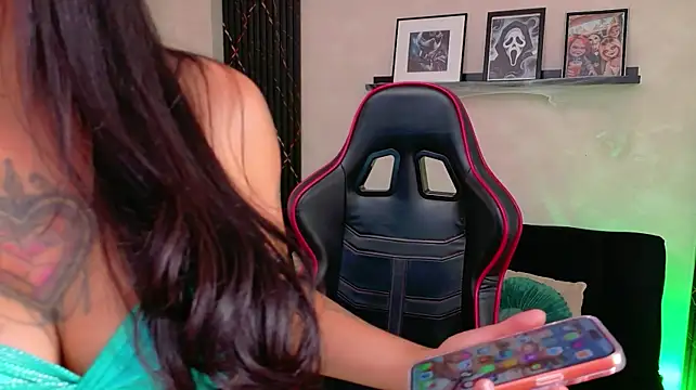 EmmyEvans1's Webcam Show