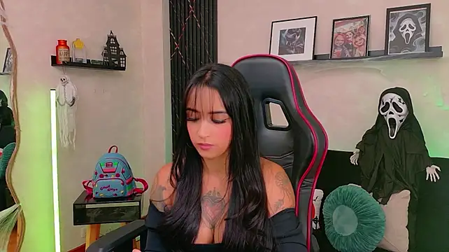 EmmyEvans1 Adlı Modelin Web Kamerası Şovu
