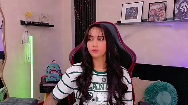 XXX chat uživo modela EmmyEvans1