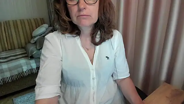 lauraovenn Live XXX chat