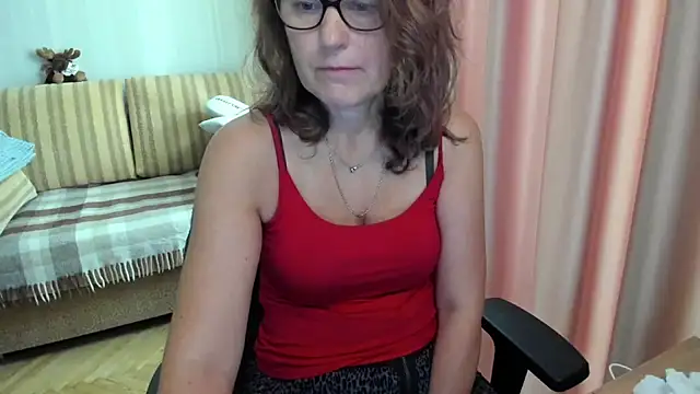 Chat +18 de lauraoven ao vivo