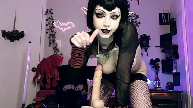Ivey_Strigoi Show Webcam