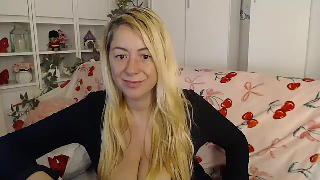 Chatroom XXX en direct de _karolynesyera_