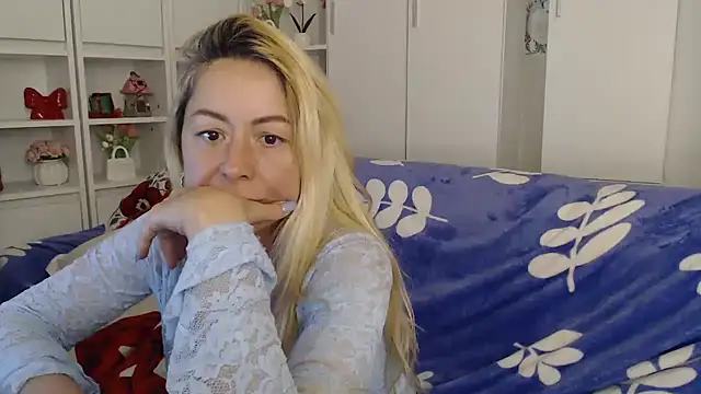 _karolynesyera_ 现场XXX聊天