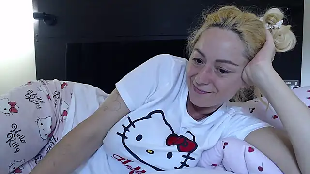 Czat XXX na żywo – _karolynesyera_