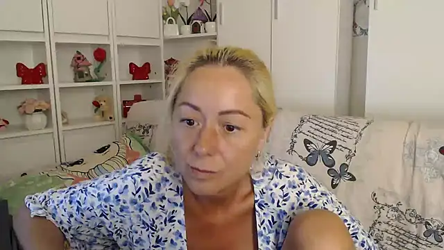 Chat +18 de _karolynesyera_ ao vivo