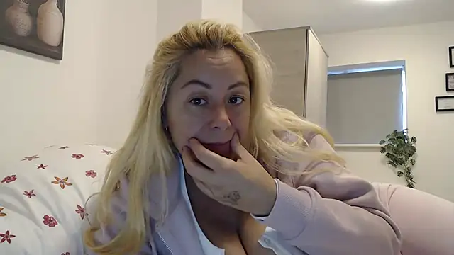 _karolynesyera_ Obrolan Langsung XXX