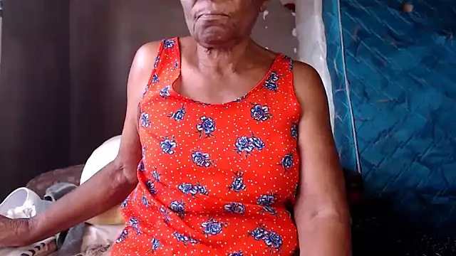NaughtyGranny Adlı Modelin Web Kamerası Şovu