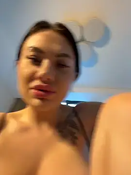 XXX chat uživo modela Wet__Bunny