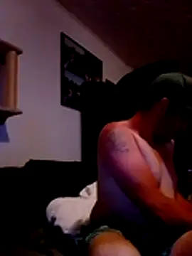 Show modela Codymc89 na web-kameri