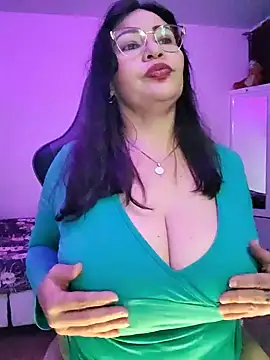 esmeralda_milf 现场XXX聊天