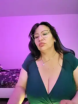 esmeralda_milf's Live XXX Chat