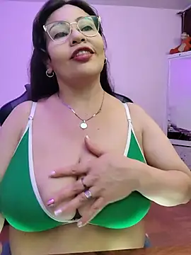 esmeralda_milfのウェブカメラショー