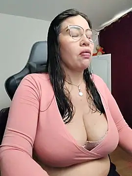 Show modela esmeralda_milf na web-kameri