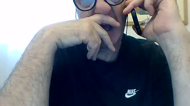 ANONIMO7735 webkamerás műsora