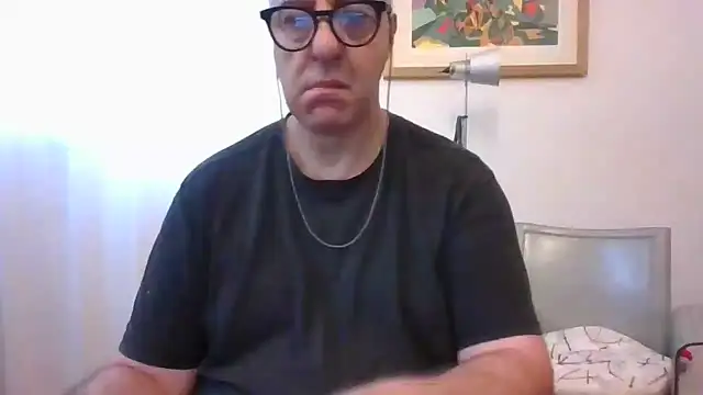 ANONIMO7735 Show in webcam