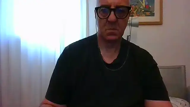 הופעת וובקאם של ANONIMO7735
