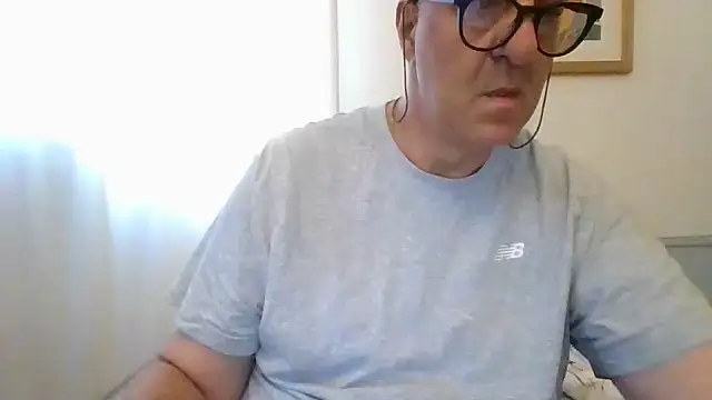 ANONIMO7735 Show in webcam