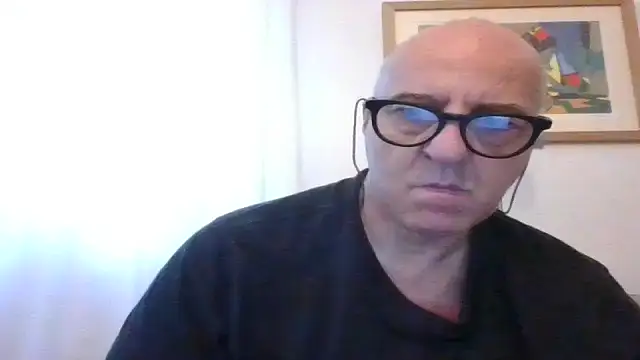 ANONIMO7735 Show in webcam