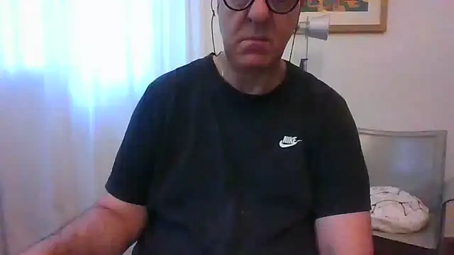 ANONIMO7735 webkamerás műsora