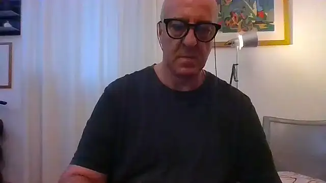ANONIMO7735 Show in webcam
