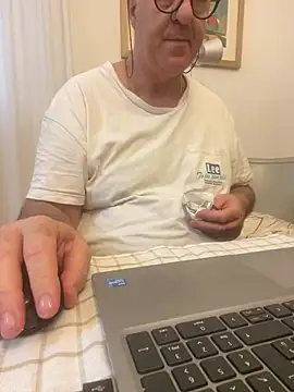 ANONIMO7735 webcam show