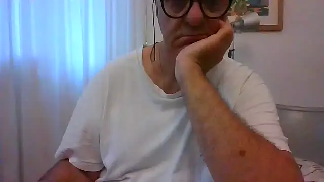 Show modela ANONIMO7735 na web-kameri