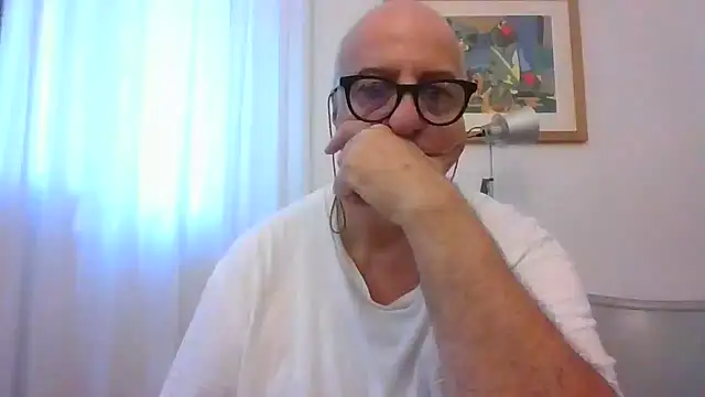 ANONIMO7735 Show in webcam